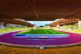 41岁詹皇效率竟压东契奇！26+10创里程碑，谁才是湖人真大腿？